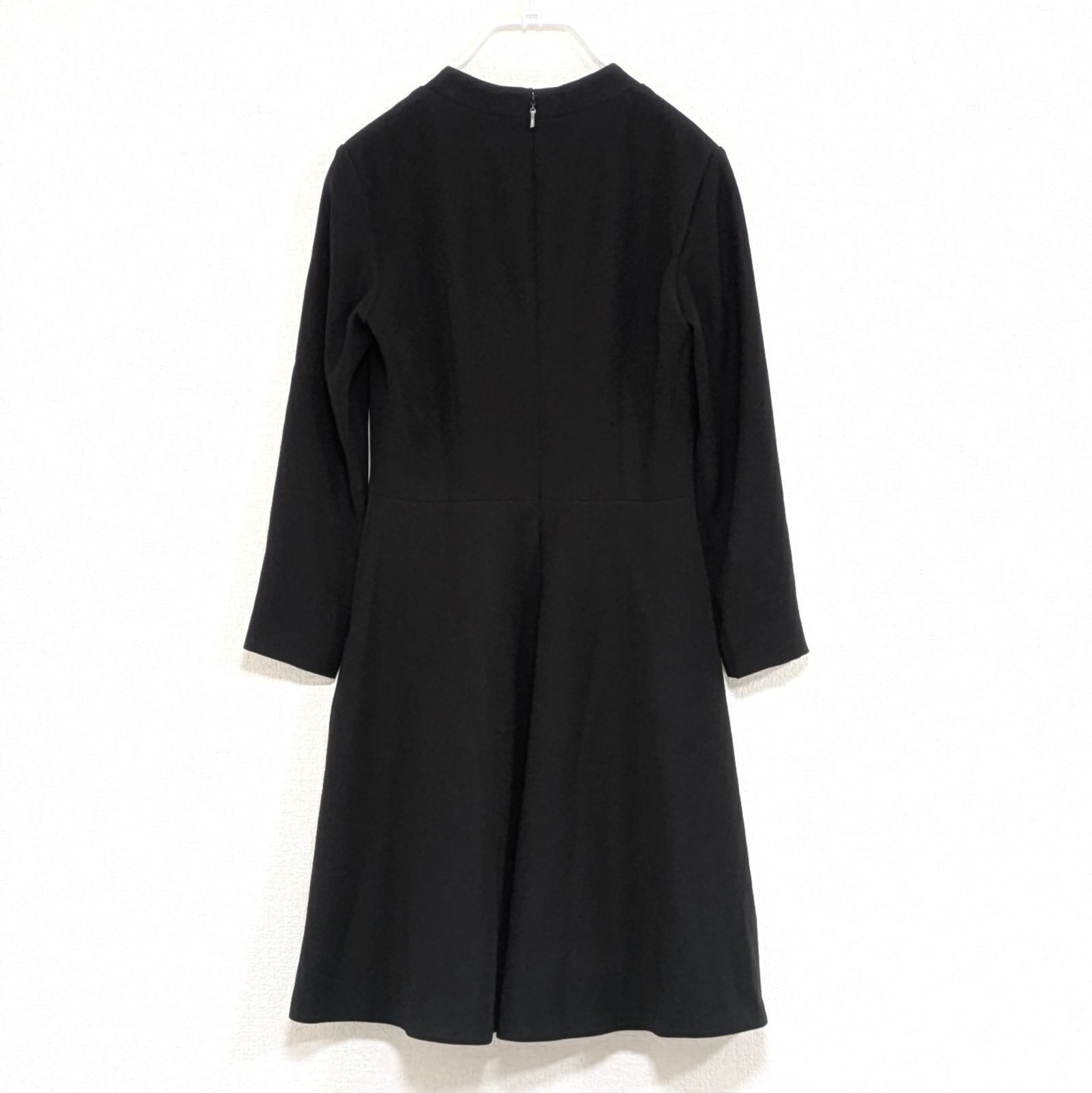 美ライン◎ EPOCA 黒Vネックフ ワンピース 40 |