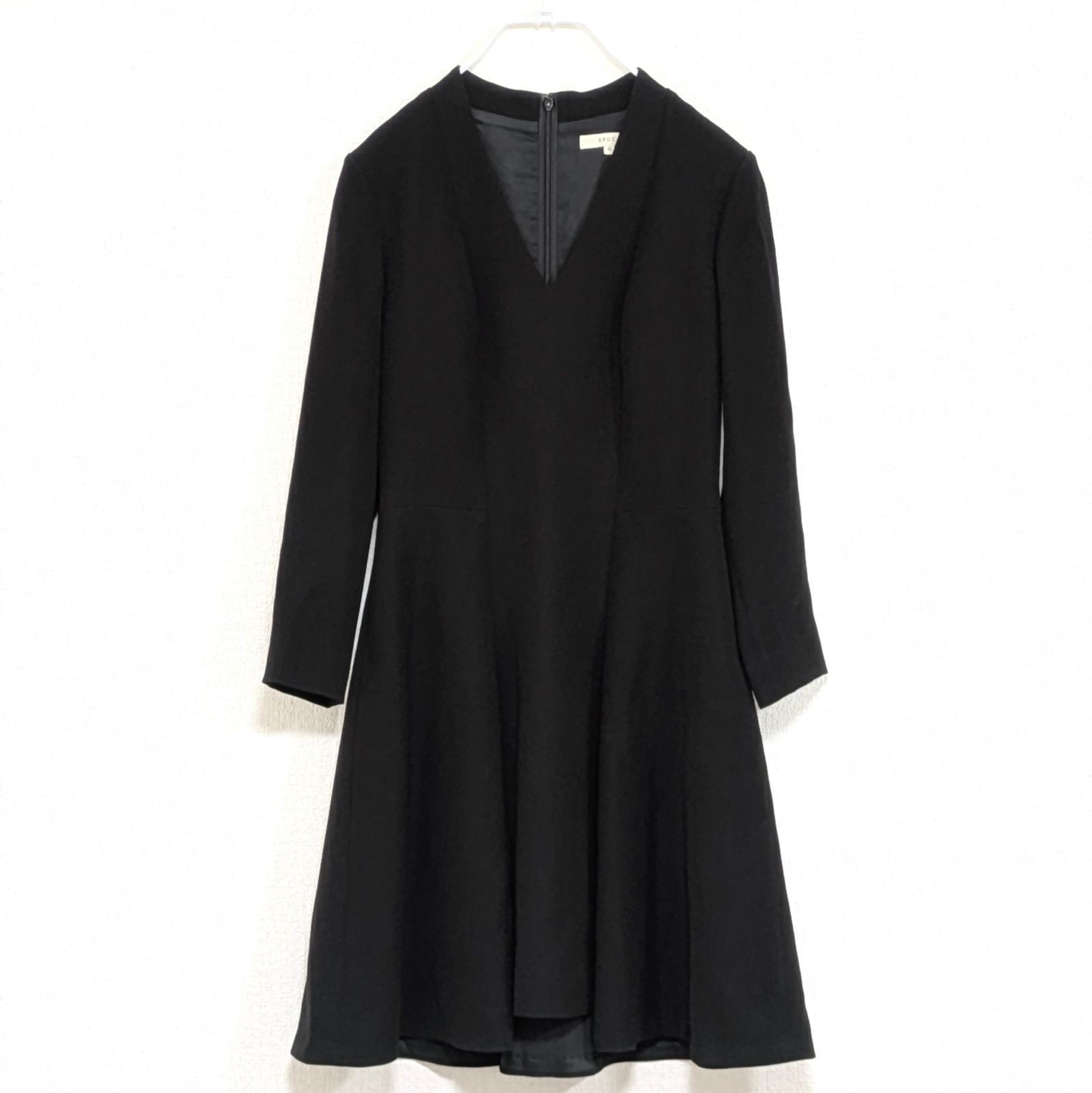 美ライン◎ EPOCA 黒Vネックフ ワンピース 40 |