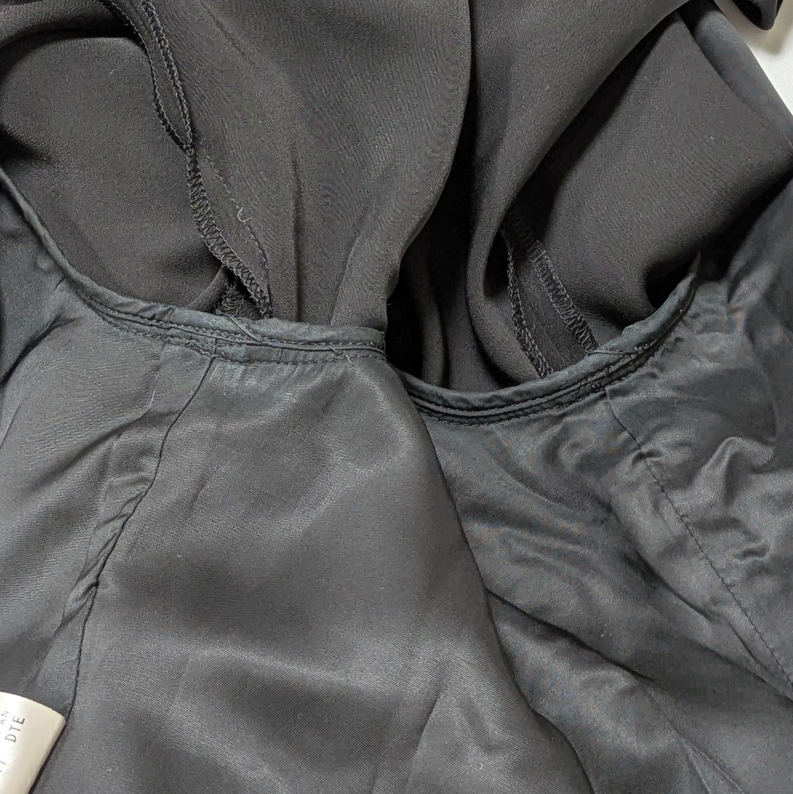 黒Vネックフ ワンピース