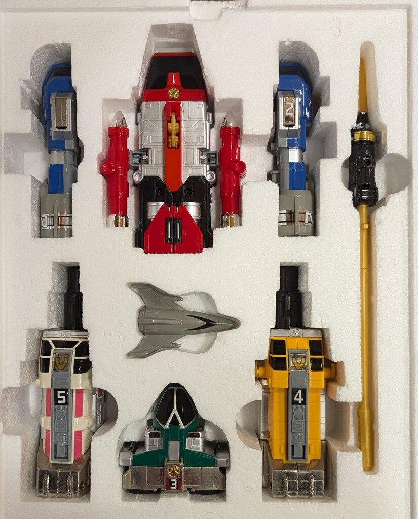 新品 バンダイ DX救急戦隊ゴーゴーファイブ 流星合体ビクトリーマーズGD-18 バンダイ DX超合金 救急戦隊ゴーゴーファイブ 流星合体 ビクトリー