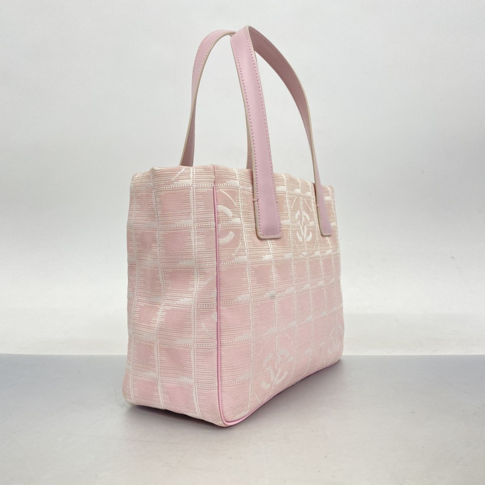 シャネル(Chanel) シャネル ハンドバッグ ニュートラベル ナイロン