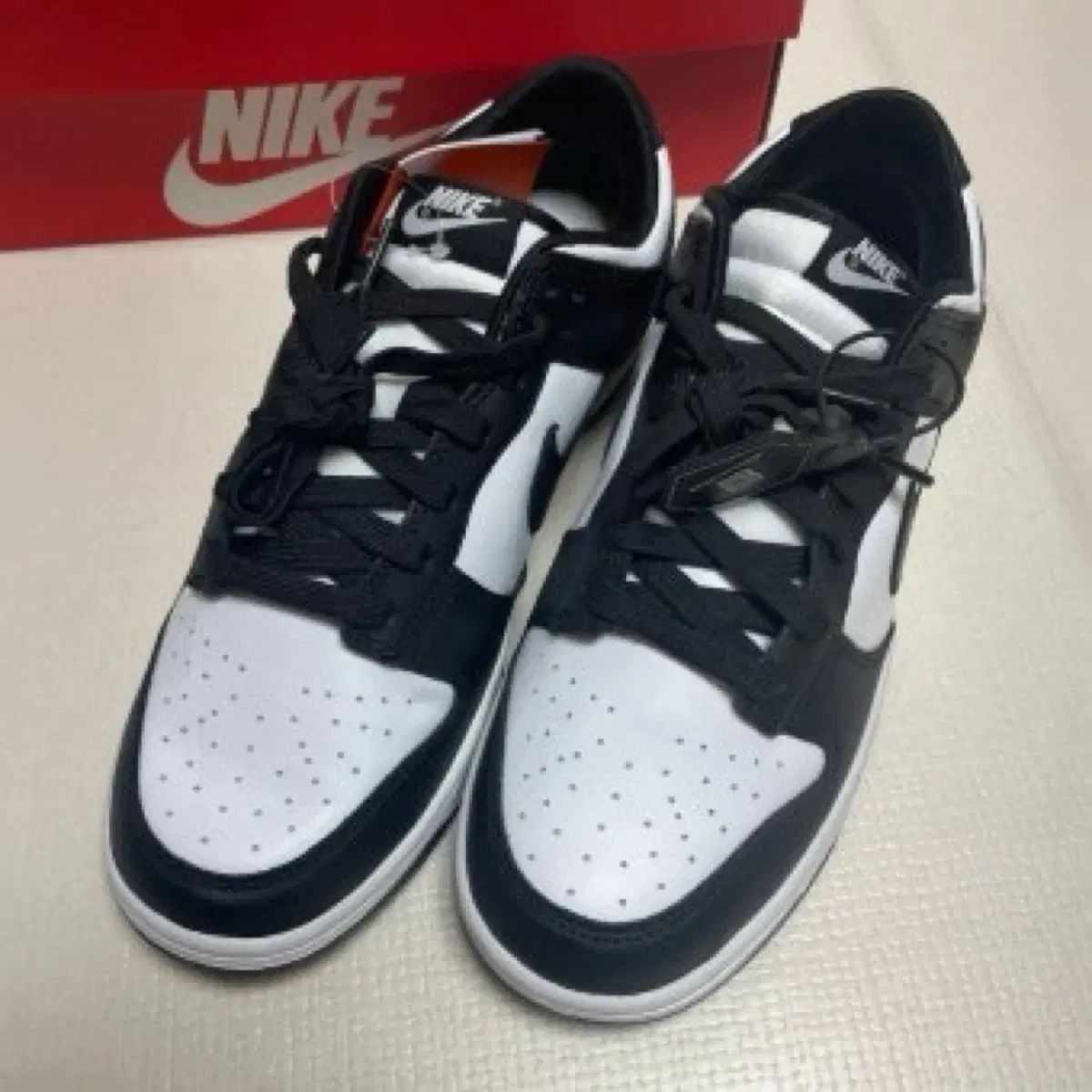 ナイキ ダンク ロー ブラック 白 エアジョーダン1 ジョーダン