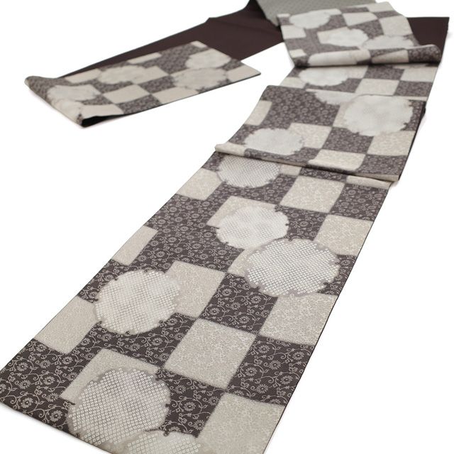 袋帯 フォーマル 正絹 リサイクル 京都 西陣 山田幸織物 紹巴 京鹿の子 銀糸 濃グレー 市松 雪輪 花唐草 セミフォーマル カジュアル 春 秋 冬 西陣織 仕立て上がり みやがわ sb 54953