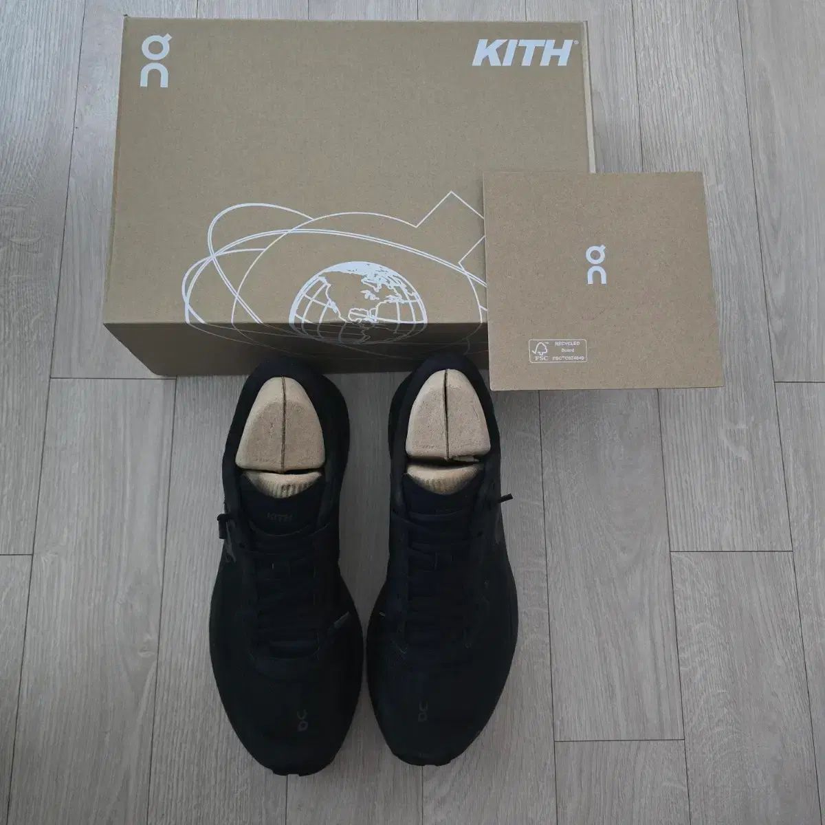 260 オン ランニング KITH クラウドジョーン ブラック ファフオン オンランニング ファフ ランニングシューズ