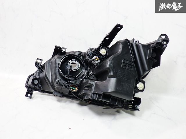 日産　セレナ　C27純正　ヘッドライト　右左セット2点 日産 セレナ C27純正 ヘッドライト 右左セット2点