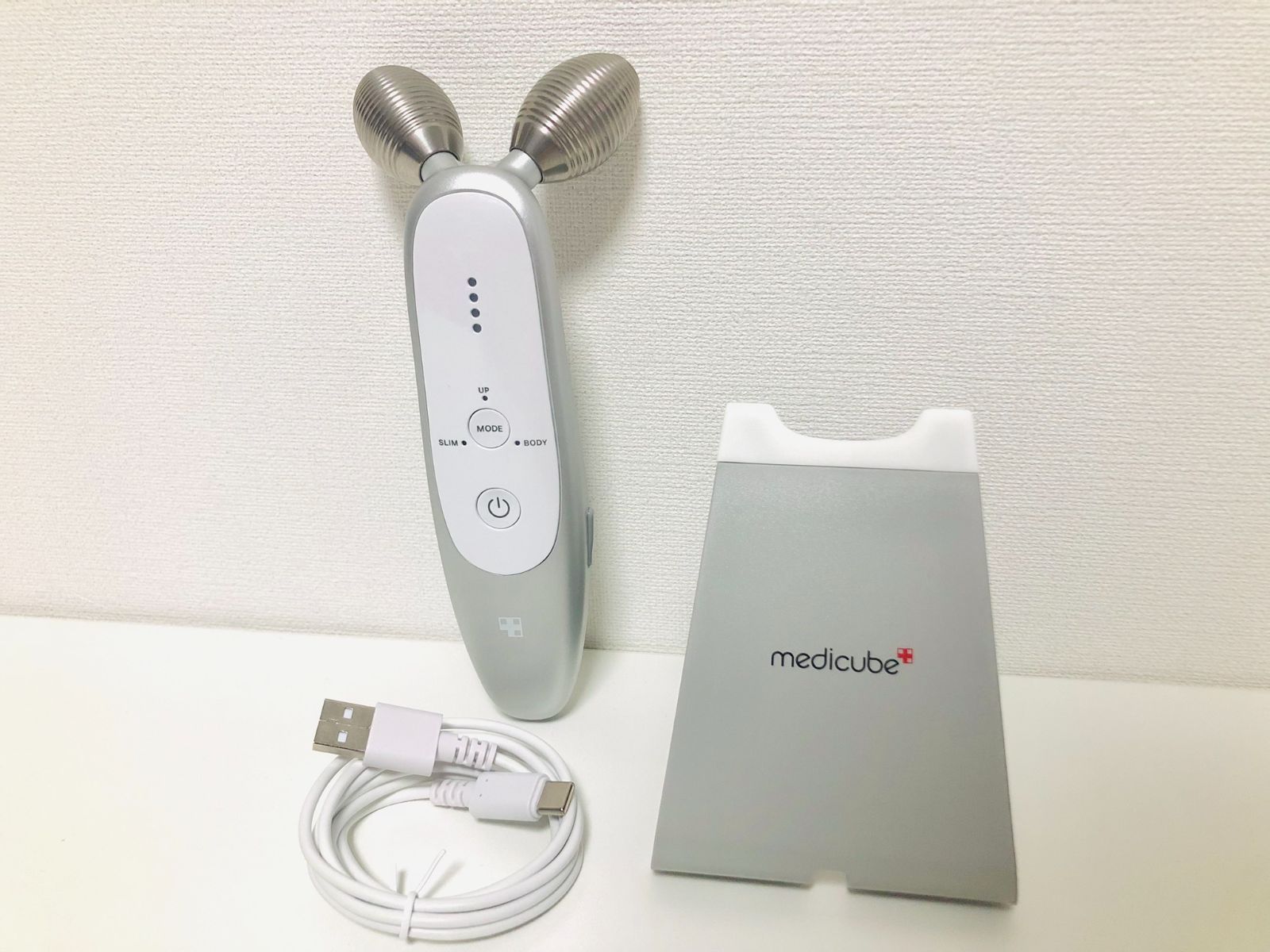 medicube メディキューブ AGE-R DEVICE ME-AGE-R-01 家庭用美容器 美顔