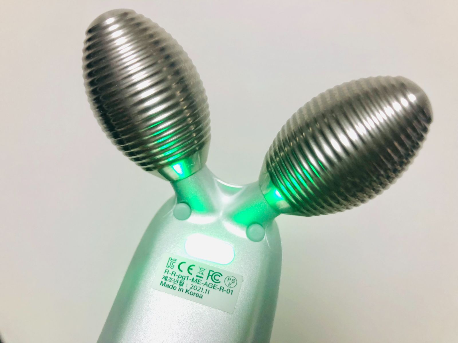 medicube メディキューブ AGE-R DEVICE ME-AGE-R-01 家庭用美容器 美顔