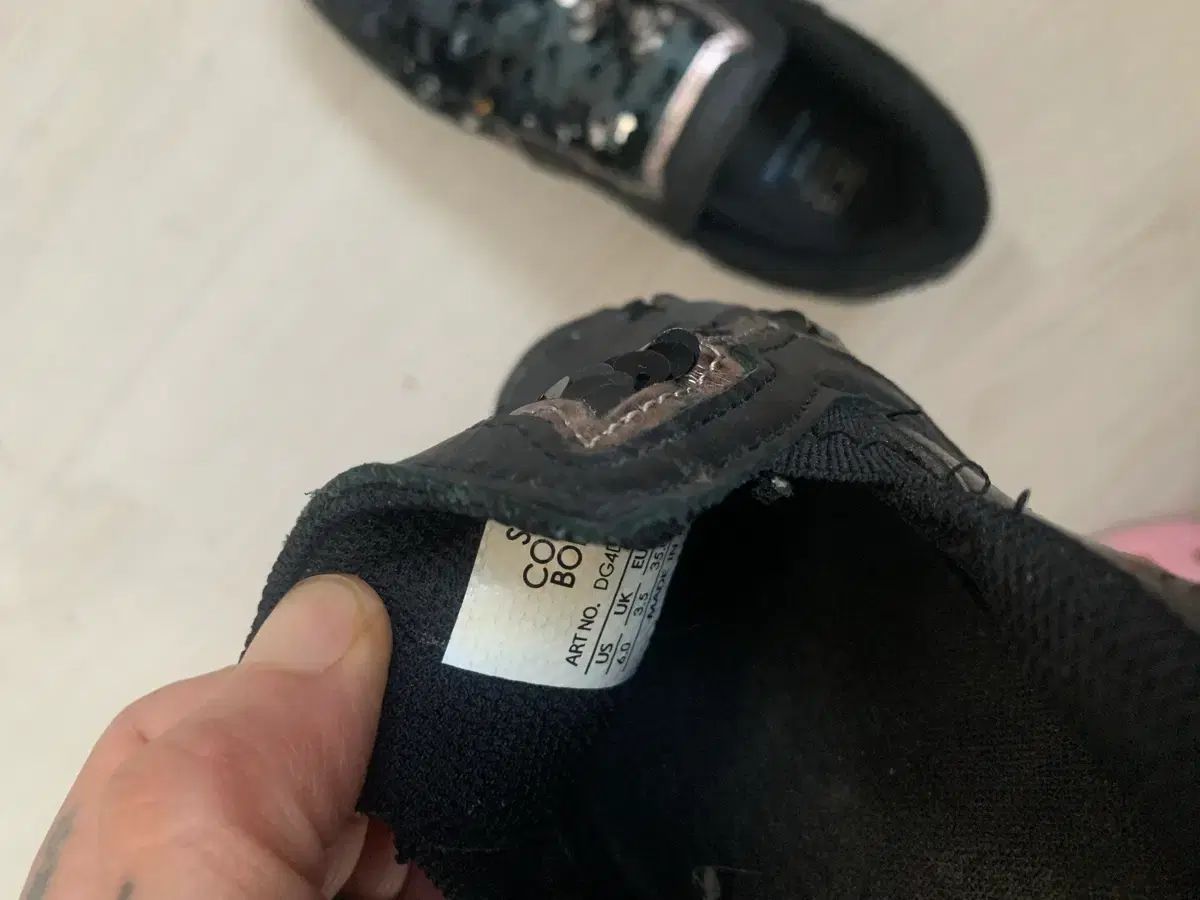 ブラック スパンコール