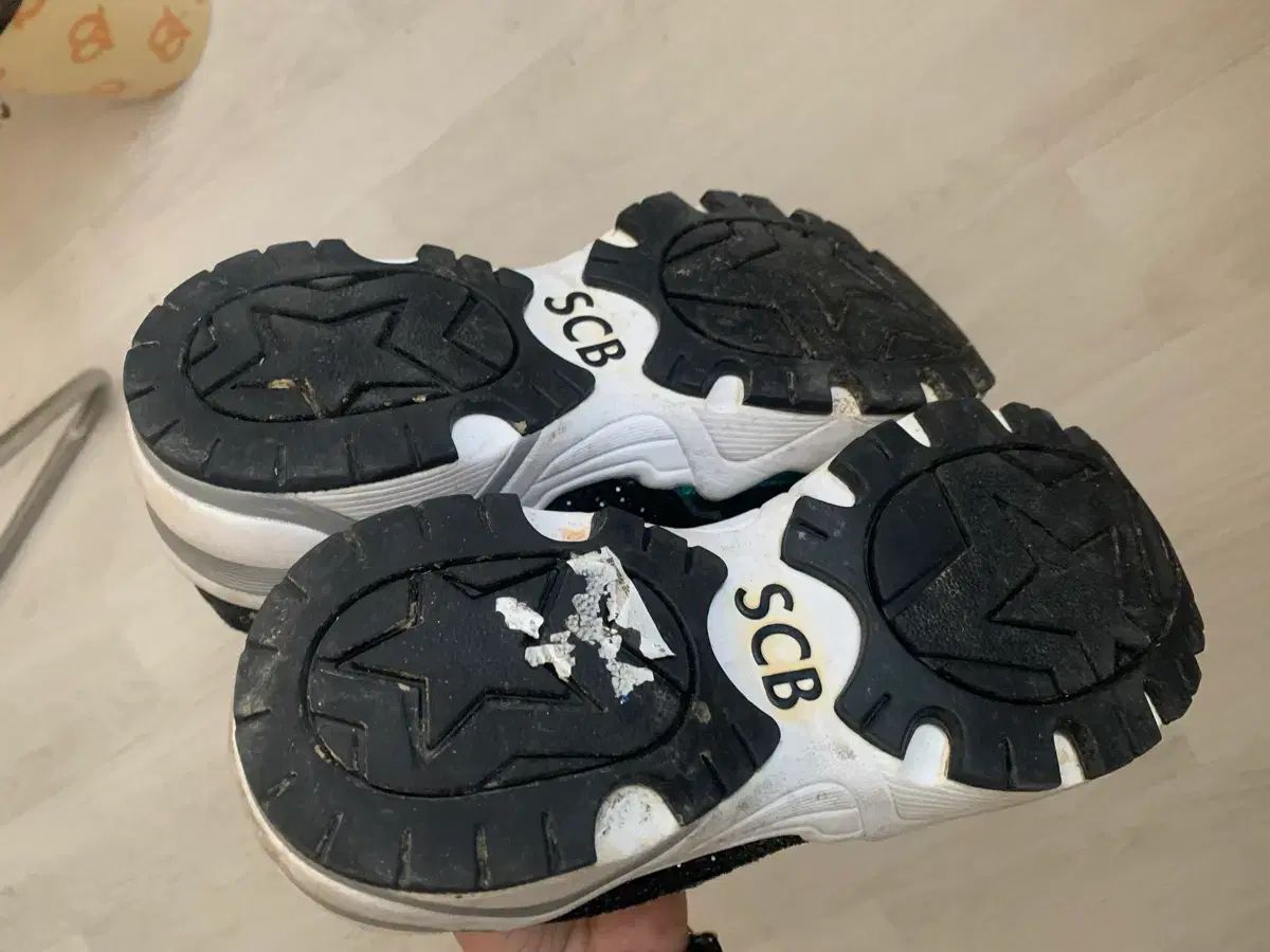  SUECOMMA BONNIE シューコンマボニー スニーカー スリッポン ブラック スパンコール スニーカー 靴