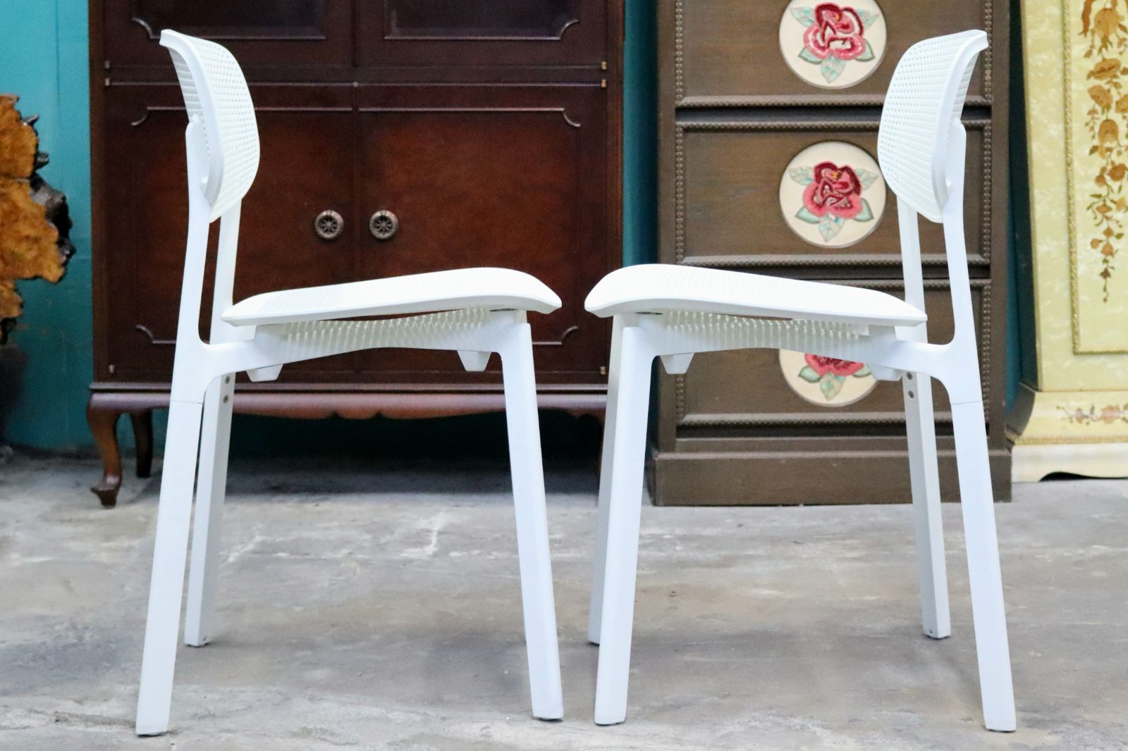 おしゃれ椅子◆KRISTALIA クリスタリア◆ホワイト◆展示品(2203C) おしゃれ椅子◇KRISTALIA クリスタリア◇ホワイト◇展示品(2203C