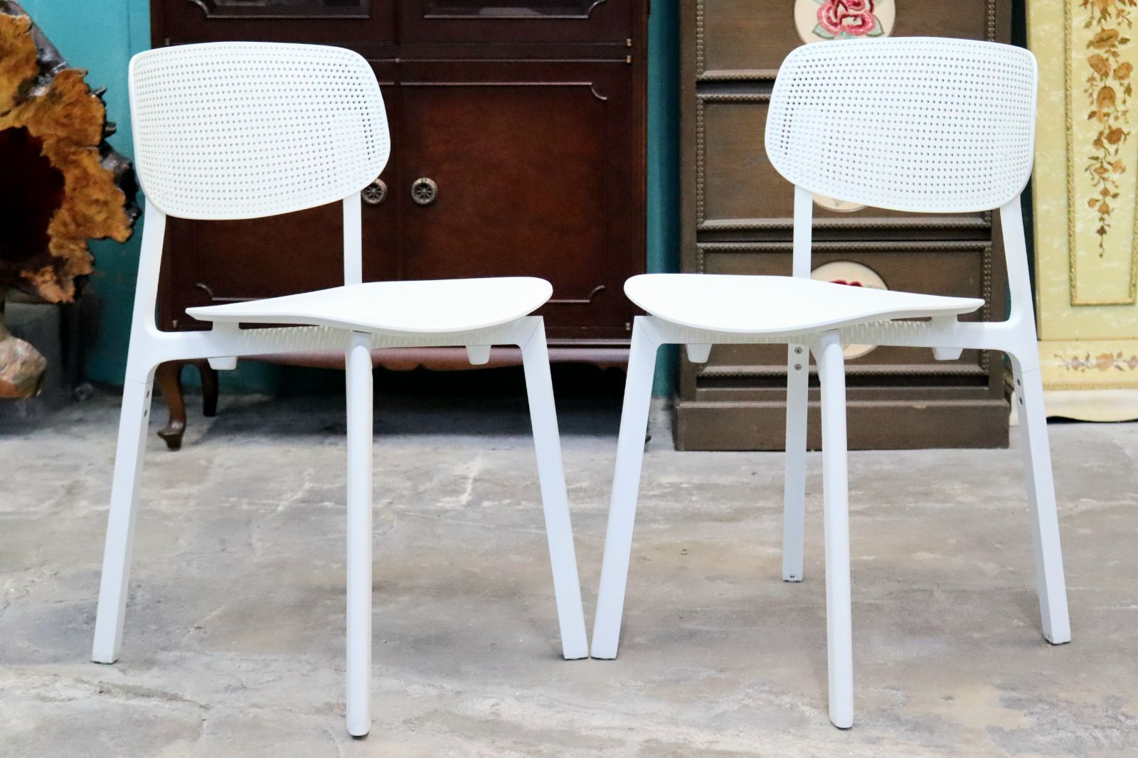 ○ | クリスタリア ダイニングチェア 椅子 2脚セット スタッキング モダン イタリア 白 展示品 定価約10万