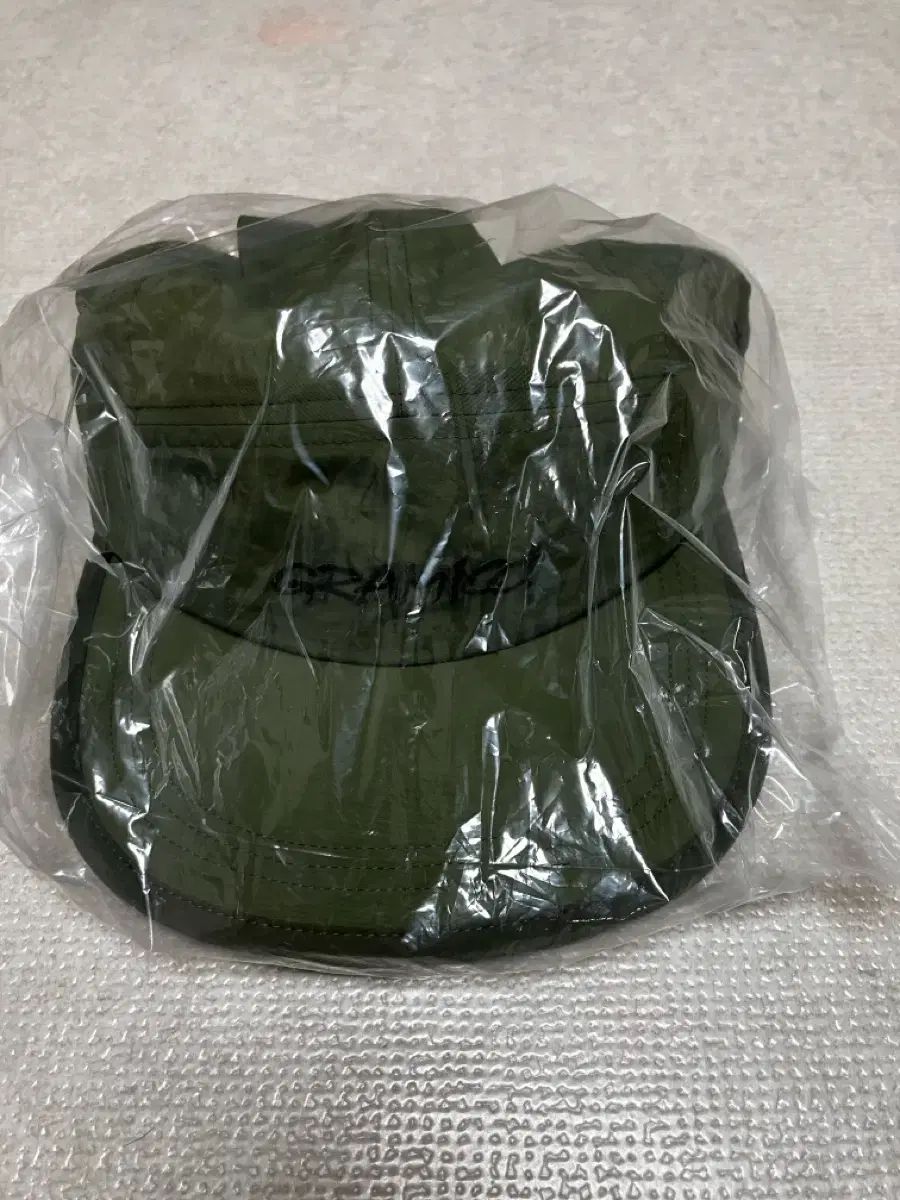 グラミチ ナイロン キャップ オリーブ