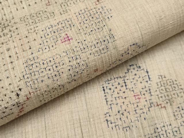 平和屋本店○極上 本場結城紬 重要無形文化財 100亀甲 雲取り枝椿文