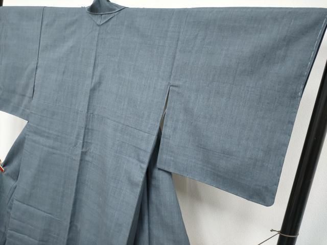 平和屋本店○極上 本場結城紬 重要無形文化財 色無地 錆鉄御納戸色