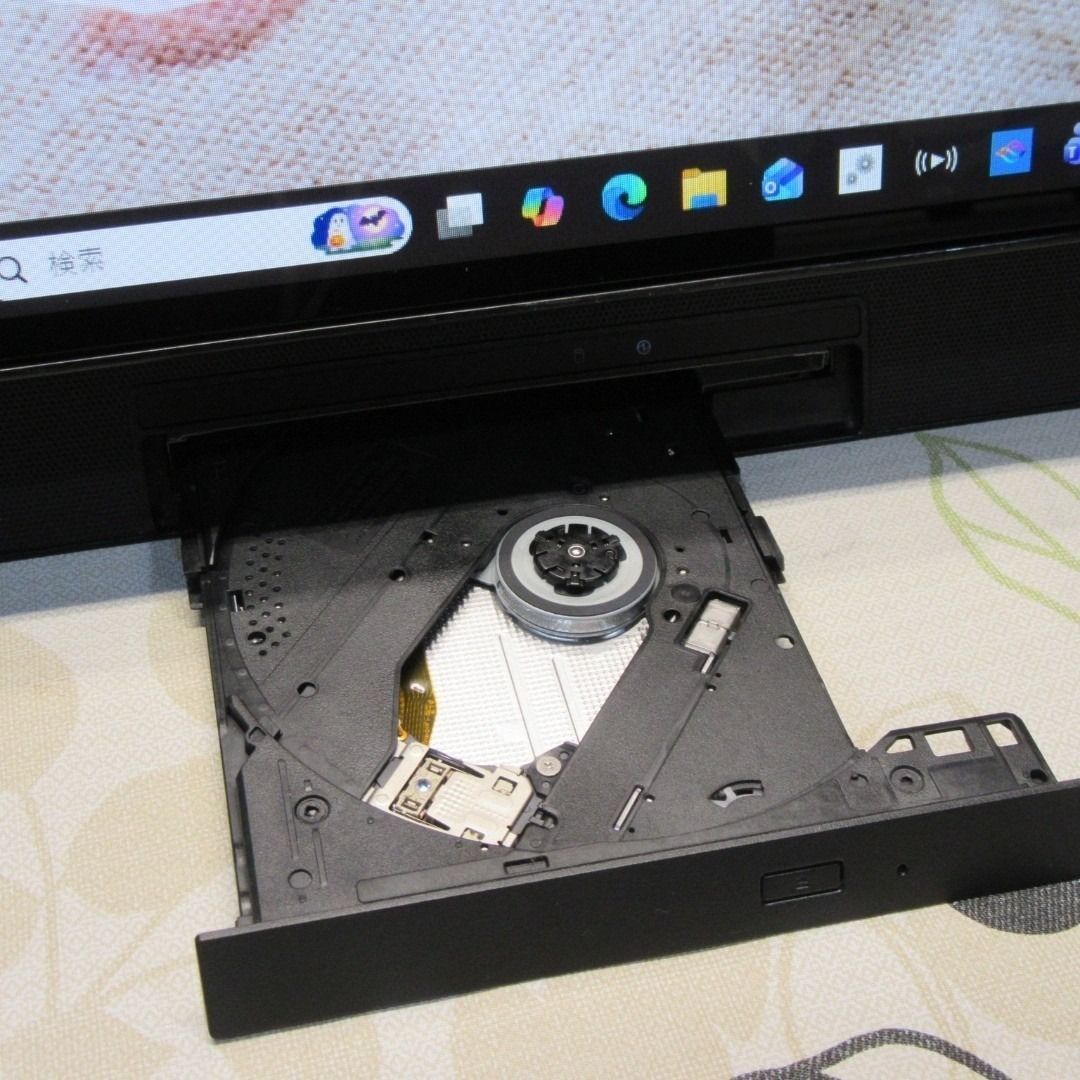 超大画面27インチWin11公式対応8世代Corei5/メ16/SSD+HDD - メルカリ