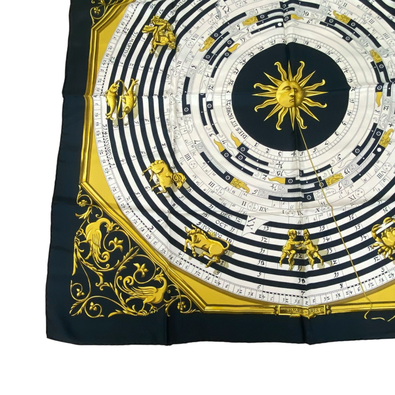  HERMES エルメス カレ90 DIES ET HORE 占星術 シルク スカーフ ブラック ｘ ゴルドー バンダナ スカーフ 小物