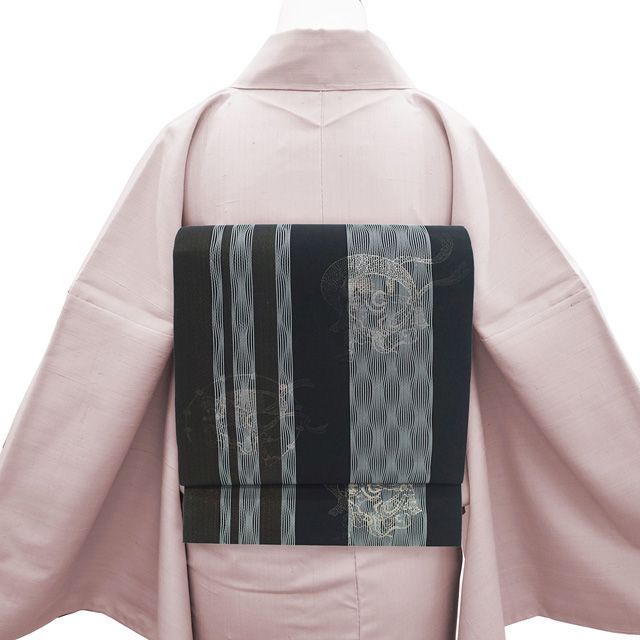 袋帯 ♥ 正絹 京都 西陣 宮階織物 紗張り 全通 一方付け 金糸 黒 風神 雷神 縞 カジュアル 春 秋 冬 上質 仕立て上がり みやがわ sb 54964