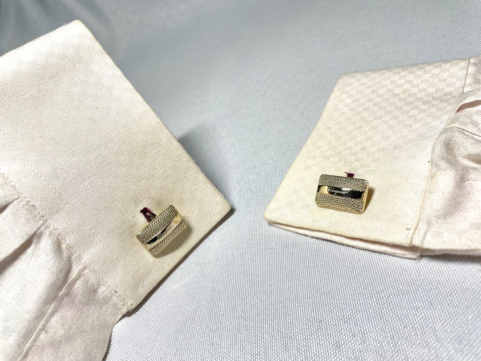 美品 Salvatore Ferragamo サルヴァトーレフェラガモ ブランドロゴ