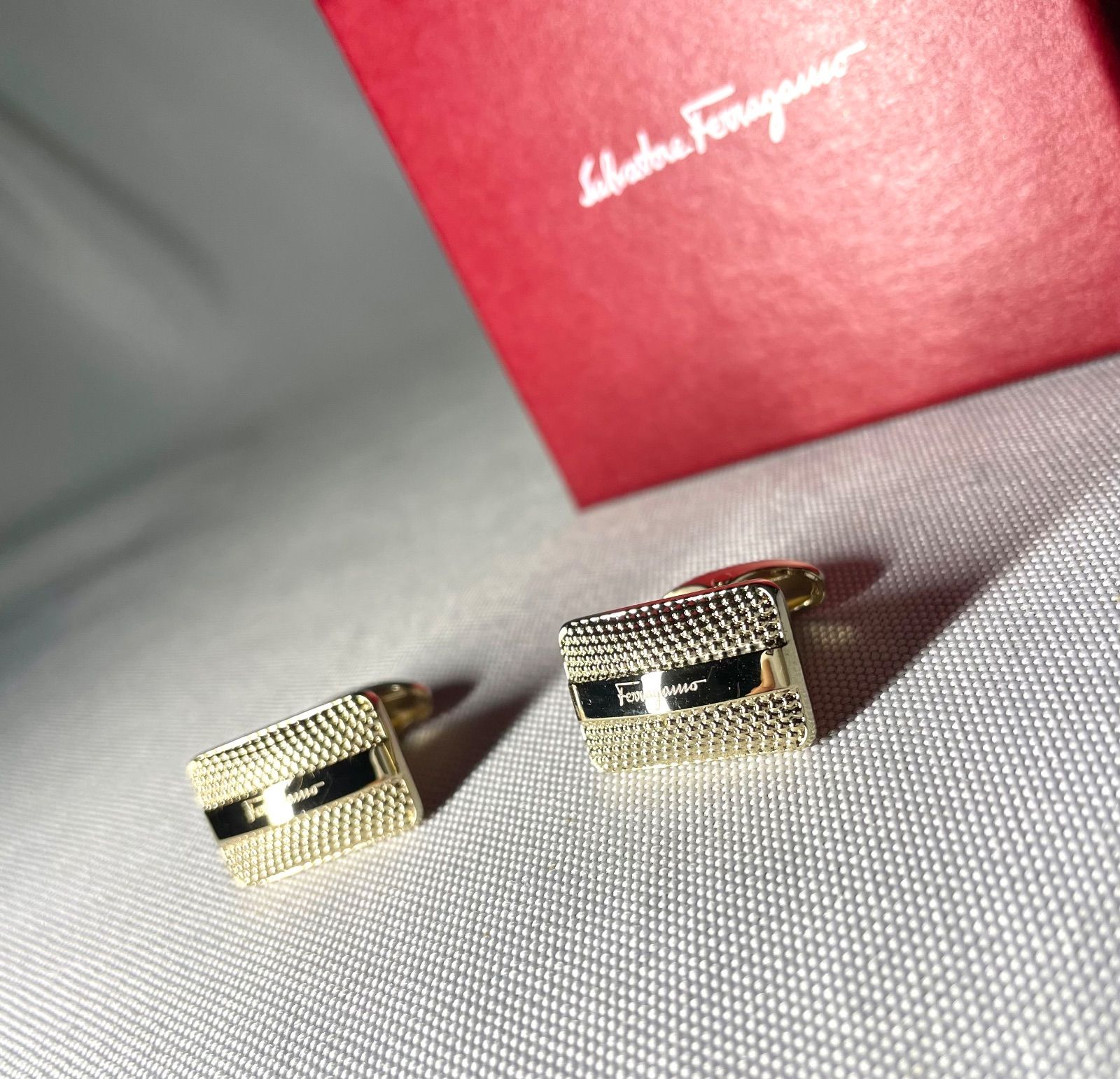 美品 Salvatore Ferragamo サルヴァトーレフェラガモ ブランドロゴ