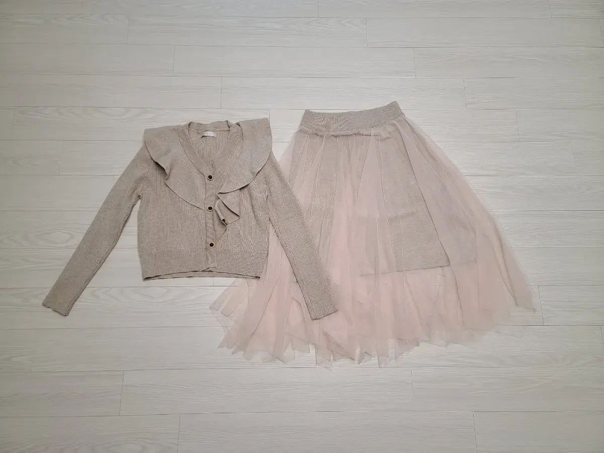 ロプナイン Lob 9 カーディガンとシャスカートセット