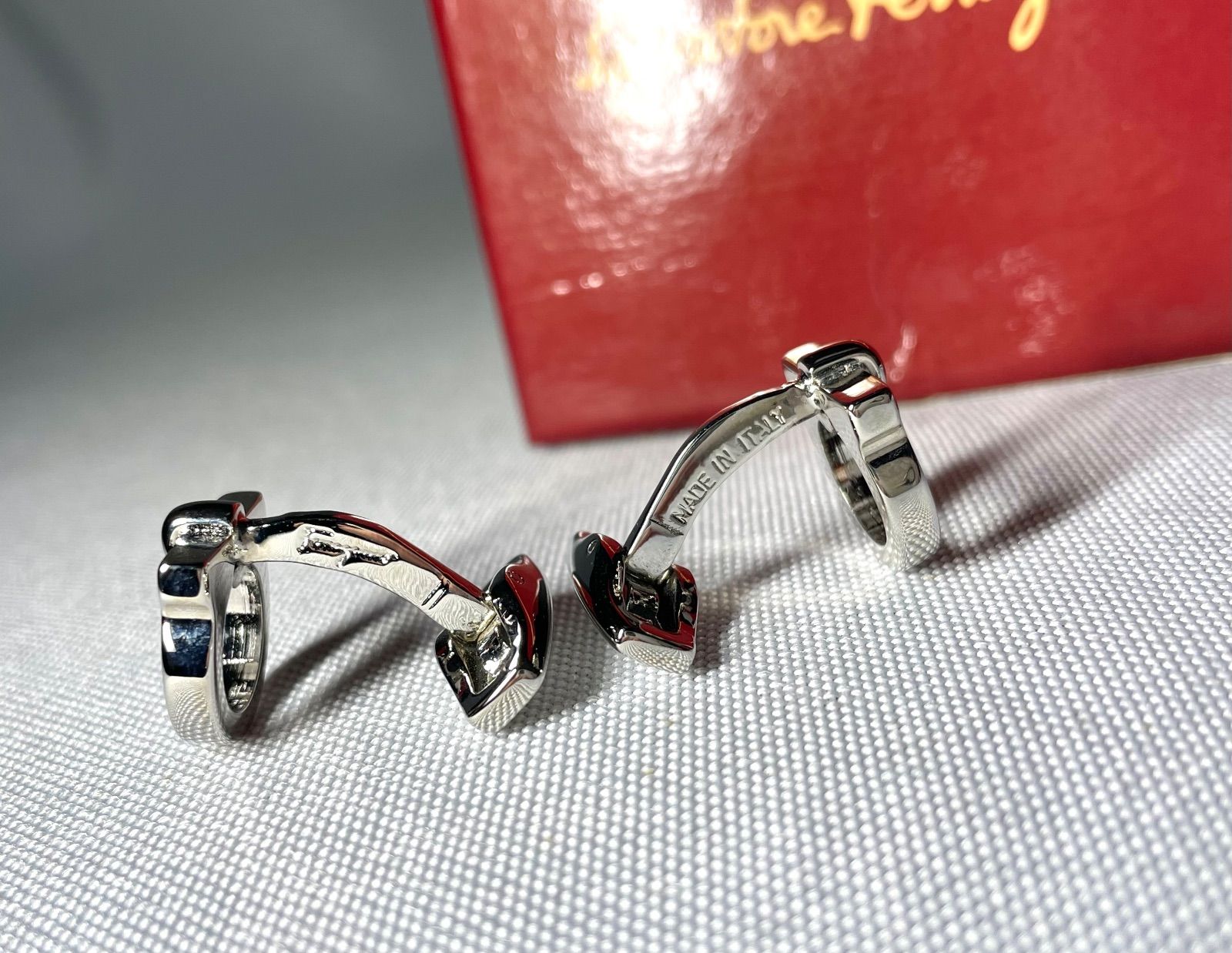 美品 Salvatore Ferragamo サルヴァトーレフェラガモ ガンチーニ 立体