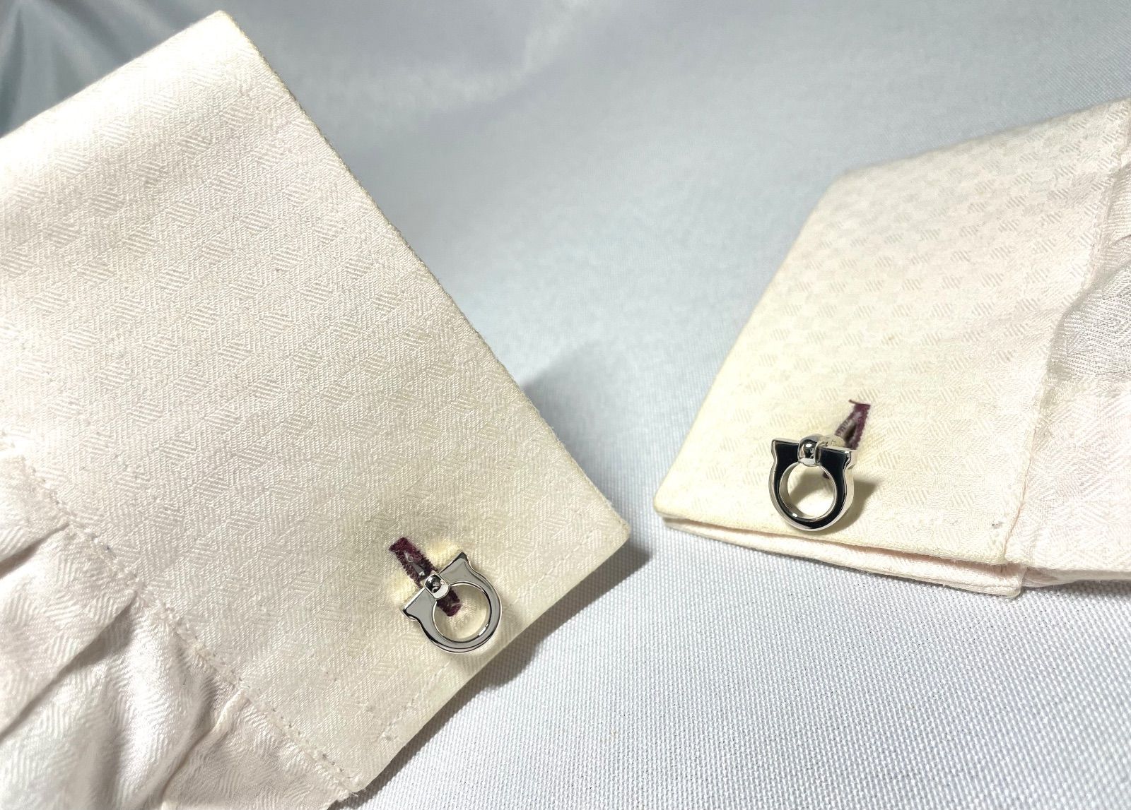 美品 Salvatore Ferragamo サルヴァトーレフェラガモ ガンチーニ 立体