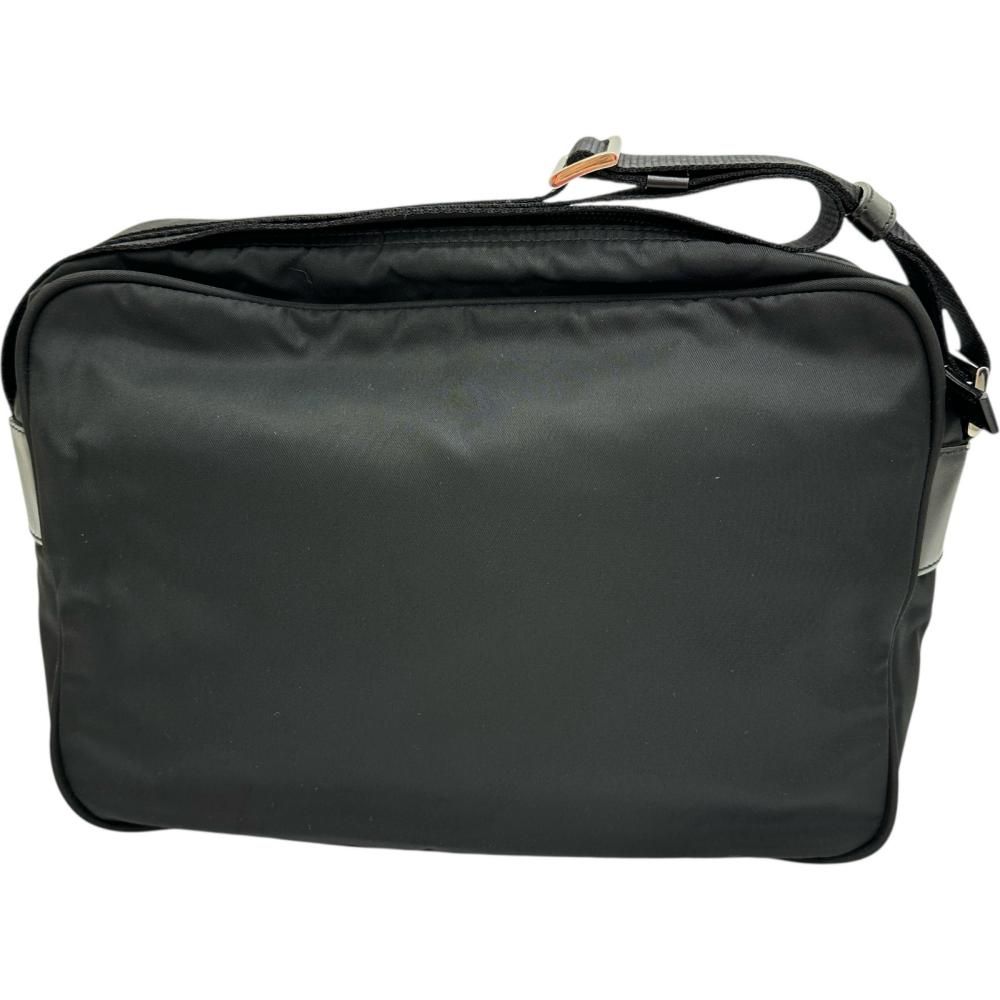 264 プラダ　カメラバッグ　三角プレート　ナイロン　ブラック PRADA/プラダ】三角プレート カメラバッグ ショルダーバッグ ナイロン