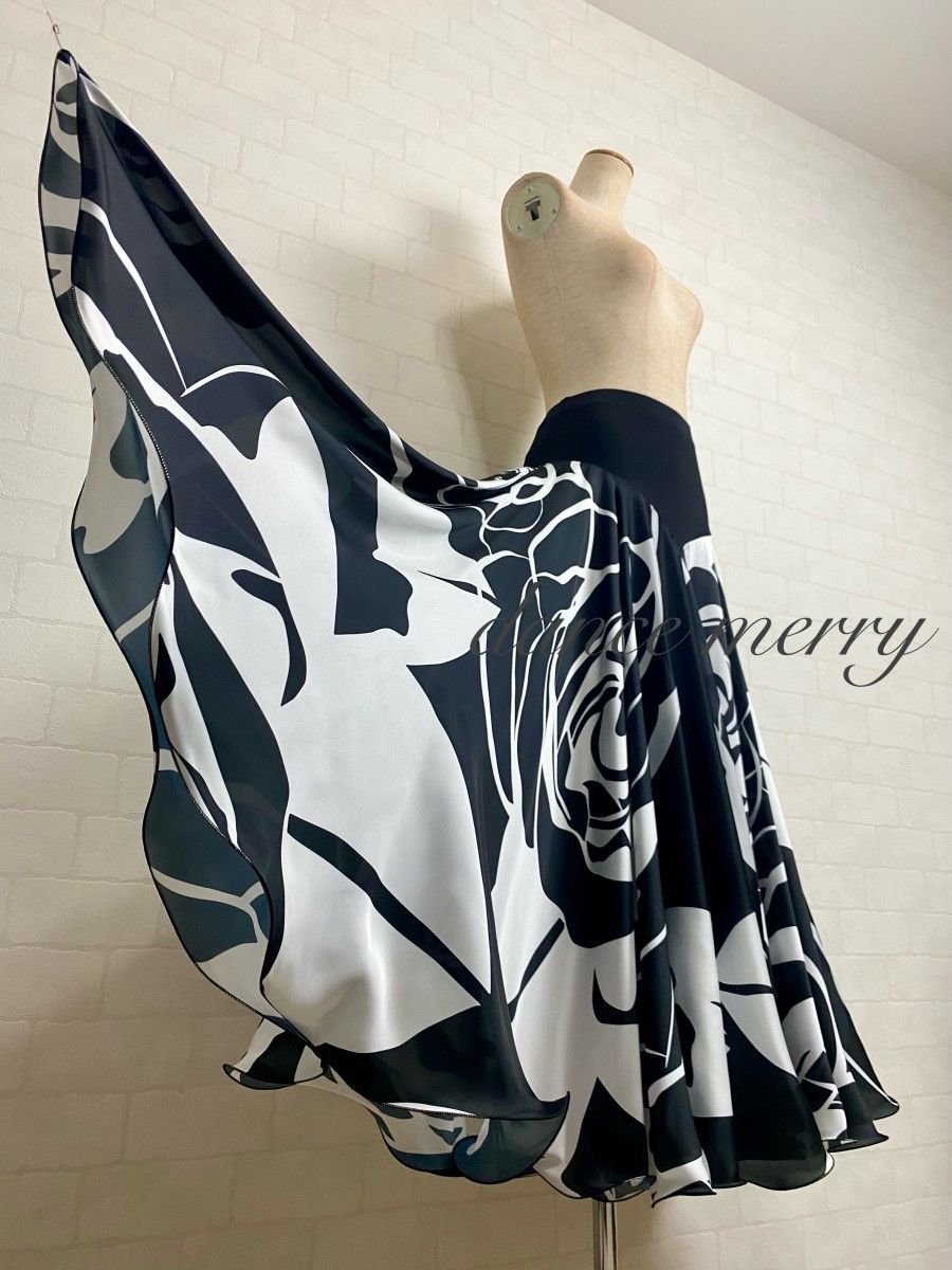 フ ー最大 パソドブレ パソ ワルツ 社交ダンス スカート 黒 白 4705 タンゴ パーティ