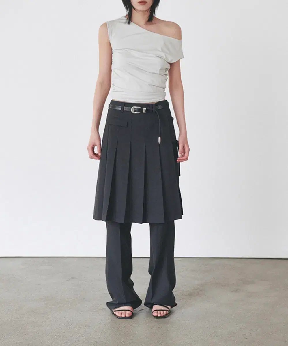 Ordes オデス プリーツ スカート ラップ バックル オーバ パンツ キュロット