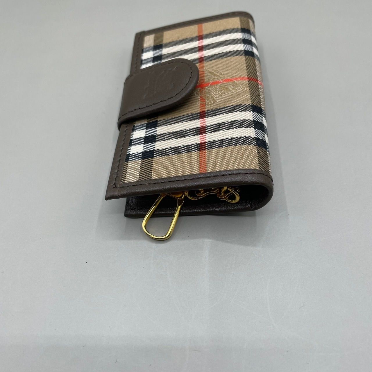  ♥級 バーバリー キーケース 4連 ノバチェック レザー ゴールド金具 き フラップ 茶 ブラウン キーケース 小物