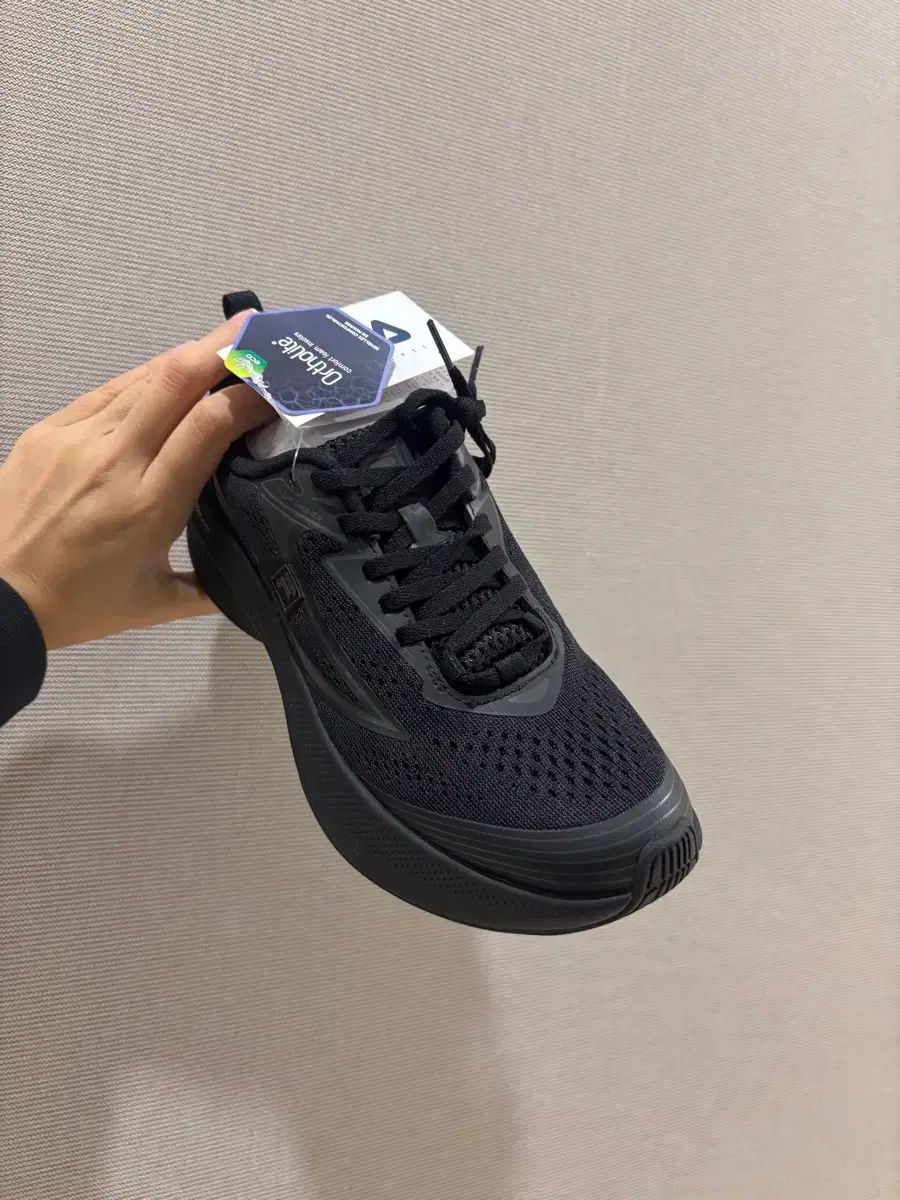 FILA フィラ FLO MAX 2 0 ランニングシューズ スニーカー ブラック