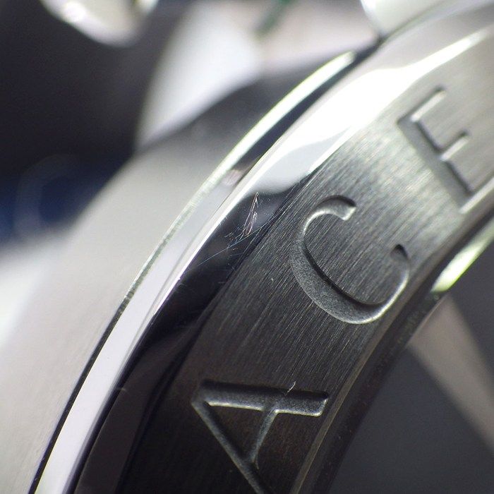 ヴェルサーチェ VERSACE