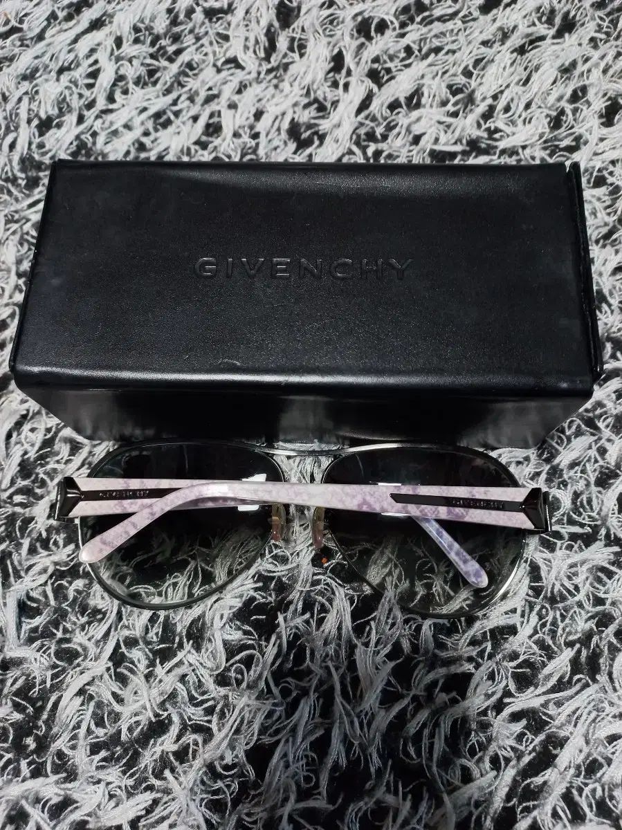  Givenchy ジバンシィ サングラス メンズ 状態良し サングラス 小物