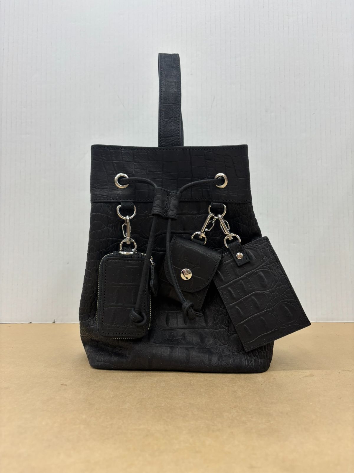 BajoLugo(バジョルゴ) 新作　クアトロ巾着バッグ　１２時間のみ値下げ中 BajoLugo(バジョルゴ) 新作 クアトロ巾着バッグ 12時間のみ値下げ中