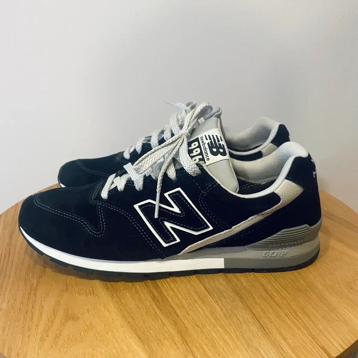 未使用 New Balance 996 ブラック スニーカー 260 - メルカリ
