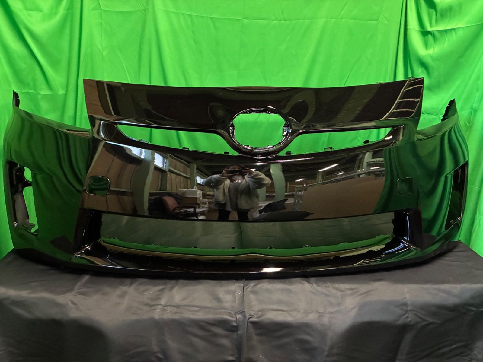 TOYOTA 30系プリウス/30プリウス前期 フロントバンパー/ブラック（黒