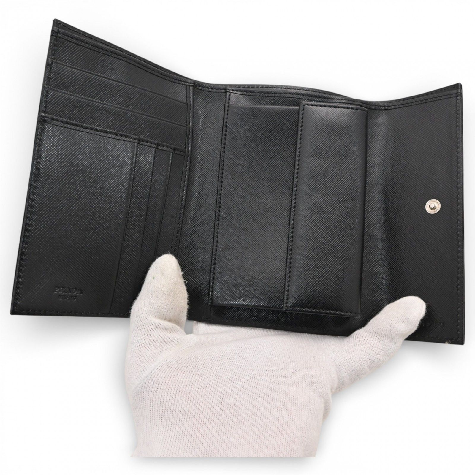  プラダ ロゴプレート テスート 財布 ブラック Aランク pr 2424 hh 三つ折り財布 折り財布