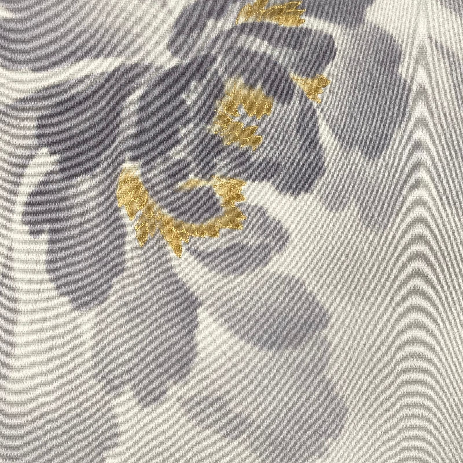 たんす屋 着物 リユース着物 小紋 灰桜 薄グレー カジュアル 牡丹 袷 絹 未洗い 身丈 166 cm 裄丈 71 MS 7303