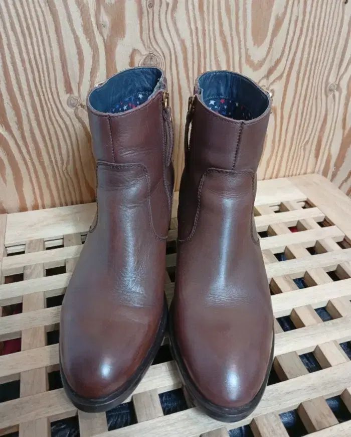 Tommy Hilfiger トミーヒルフィガー バックル スポーツブラ ブラウン アンクルブーツ 240