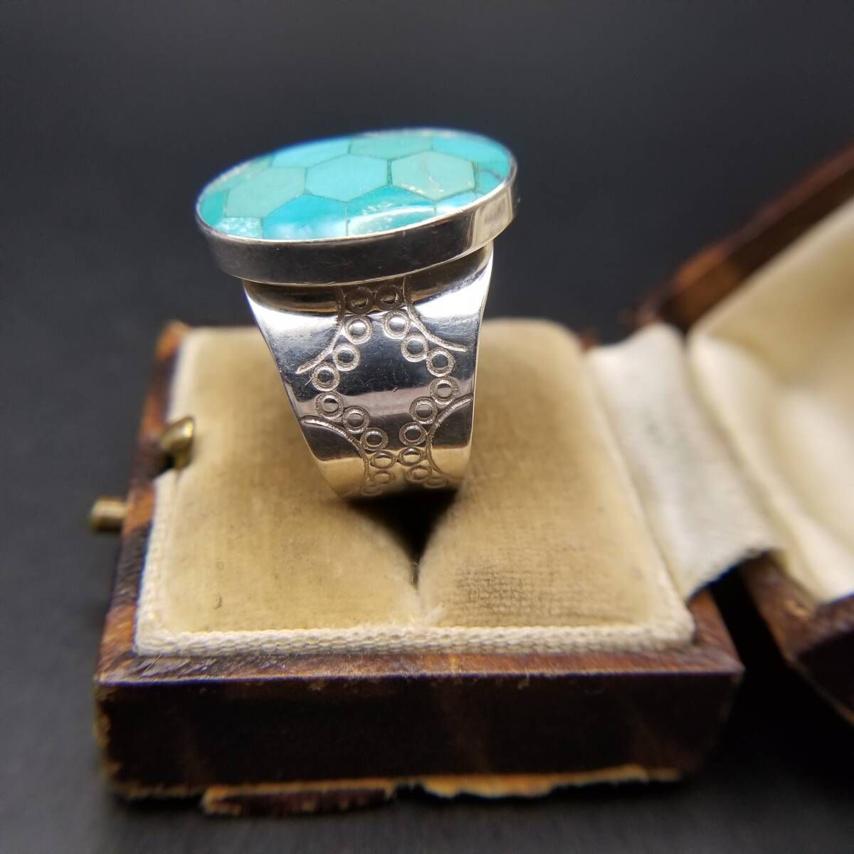 個性派ジュエリー R