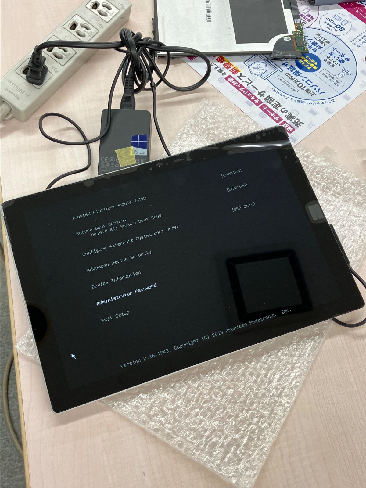 Microsoft Surface Pro 3 64GB 液晶パネル新品交換済 / タッチOK / SSD
