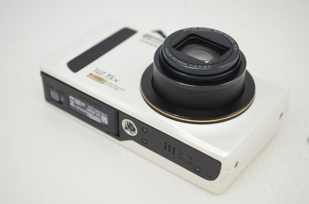 コンパクトデジタルカメラ ホワイト