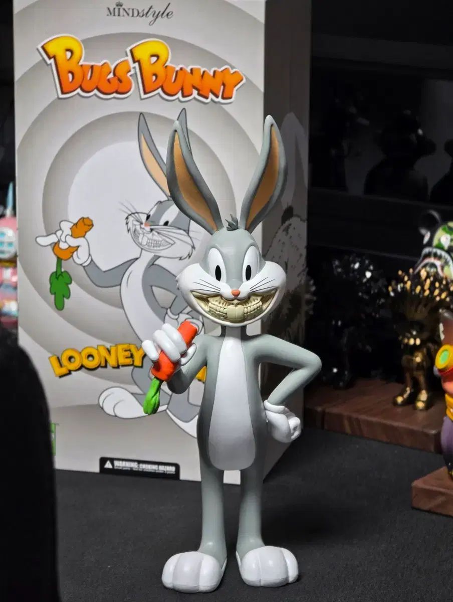 ロン イングリッシュ ルーニー テューンズ バックス バニー アートトイ