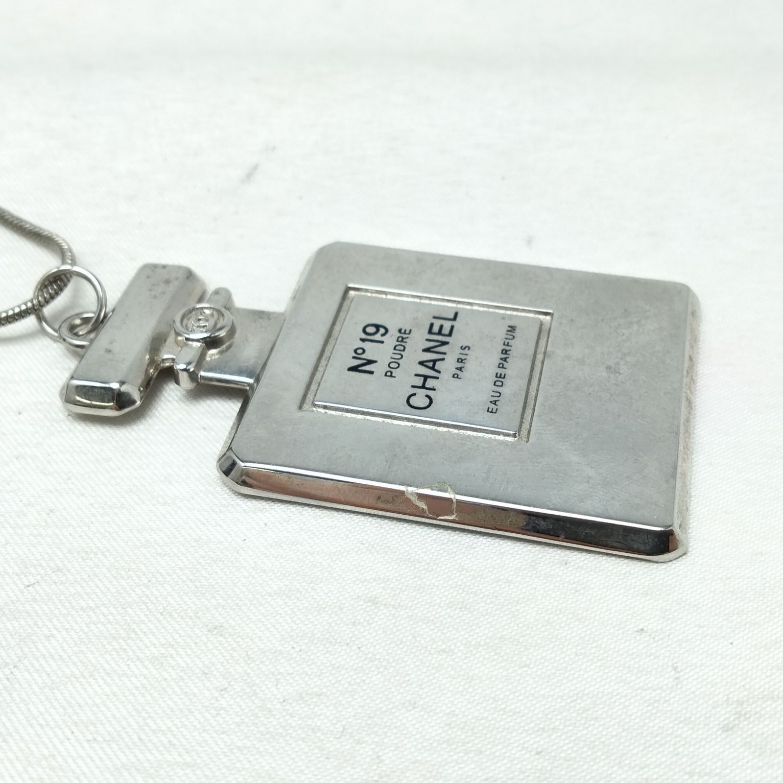✨️CHANEL✨️シャネル No.19 香水ボトル ノベルティ ネックレス