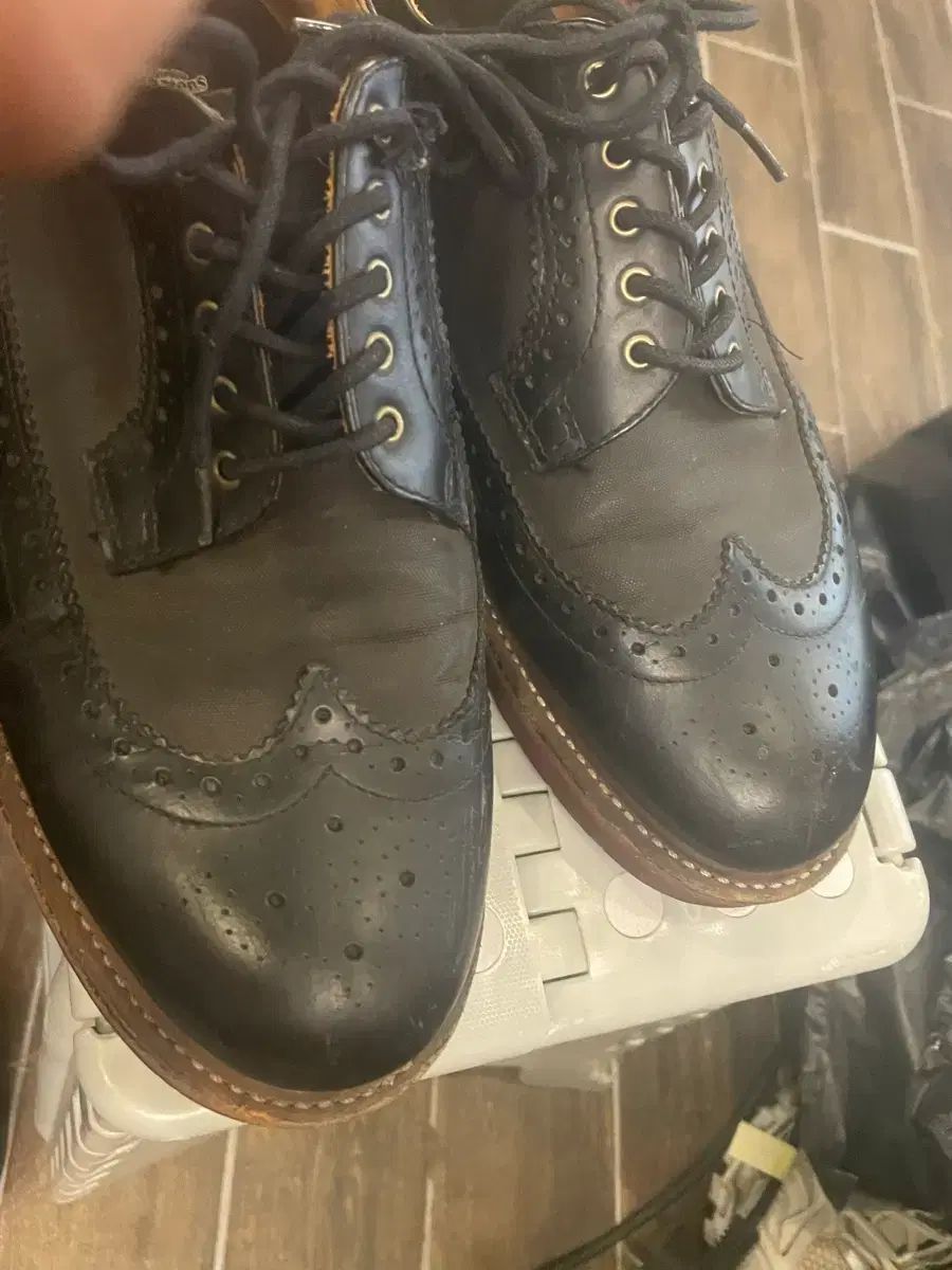 DR. MARTENS ドクターマーチン ブラック ウイングチップ シューズ