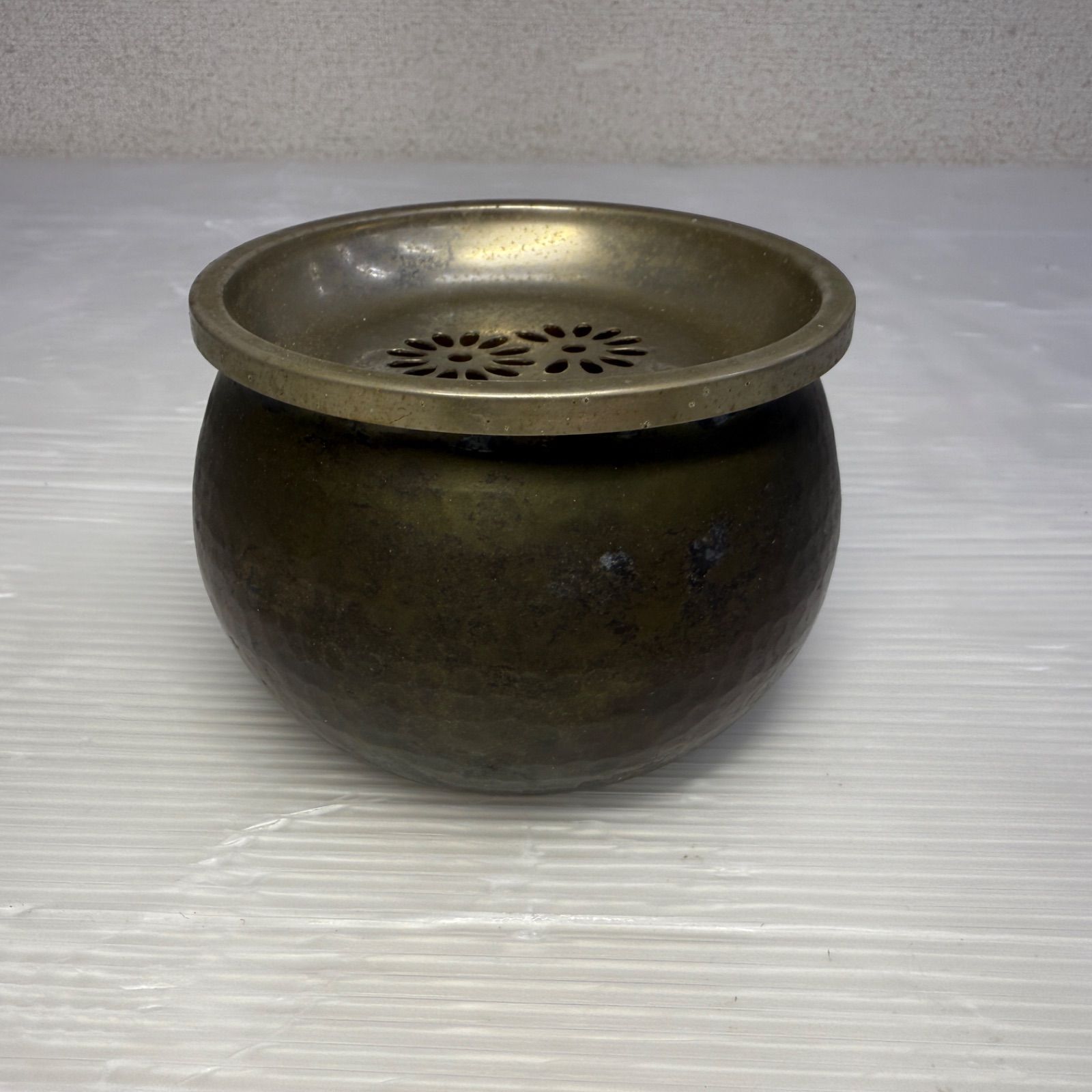巧益造 灰皿 いぶし銀 191.16 g 骨董品 高さ 7.5 cm