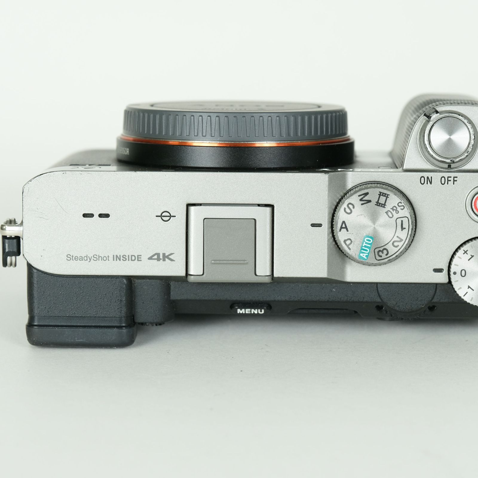 【ショット数1,566】SONY α7C ボディ シルバー ショット数1,566】SONY α7C ボディ シルバー