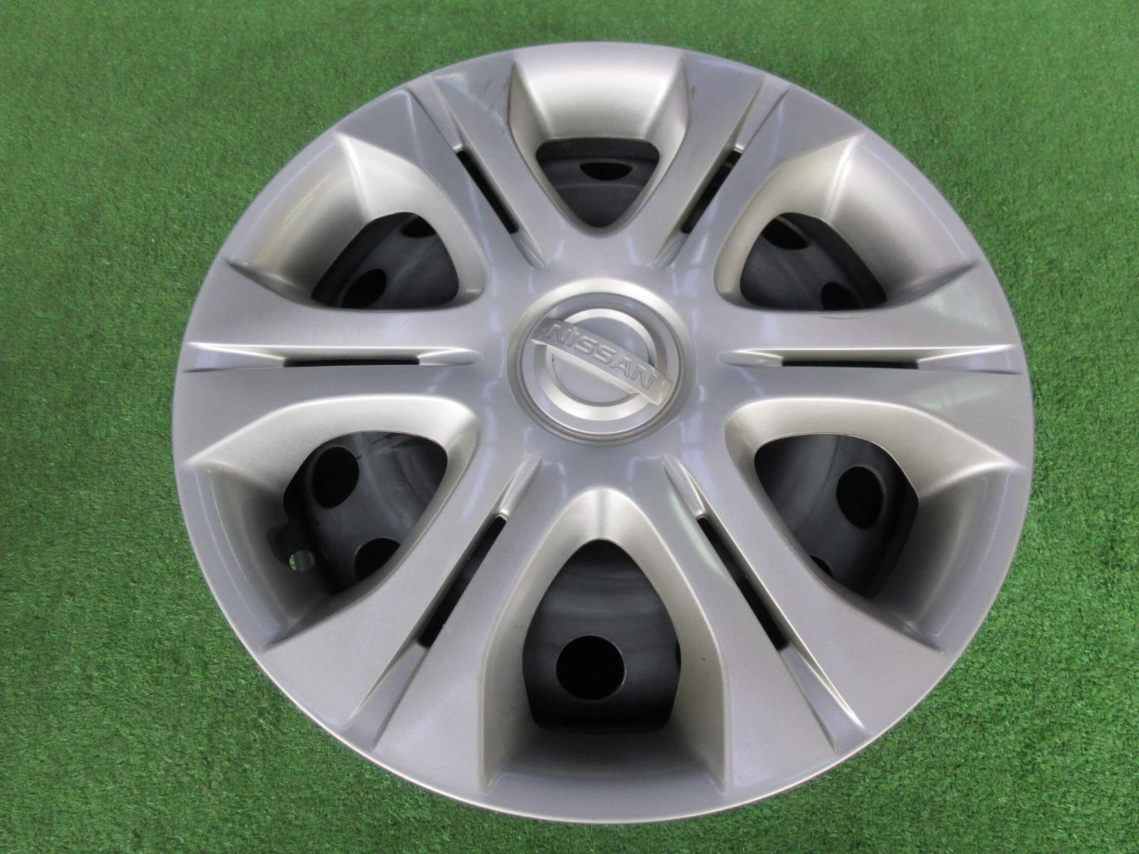 日産 Ｅ１２系ノート スチール 5.5 J-14 4 H 100 40 お探しの方是非いかがですか