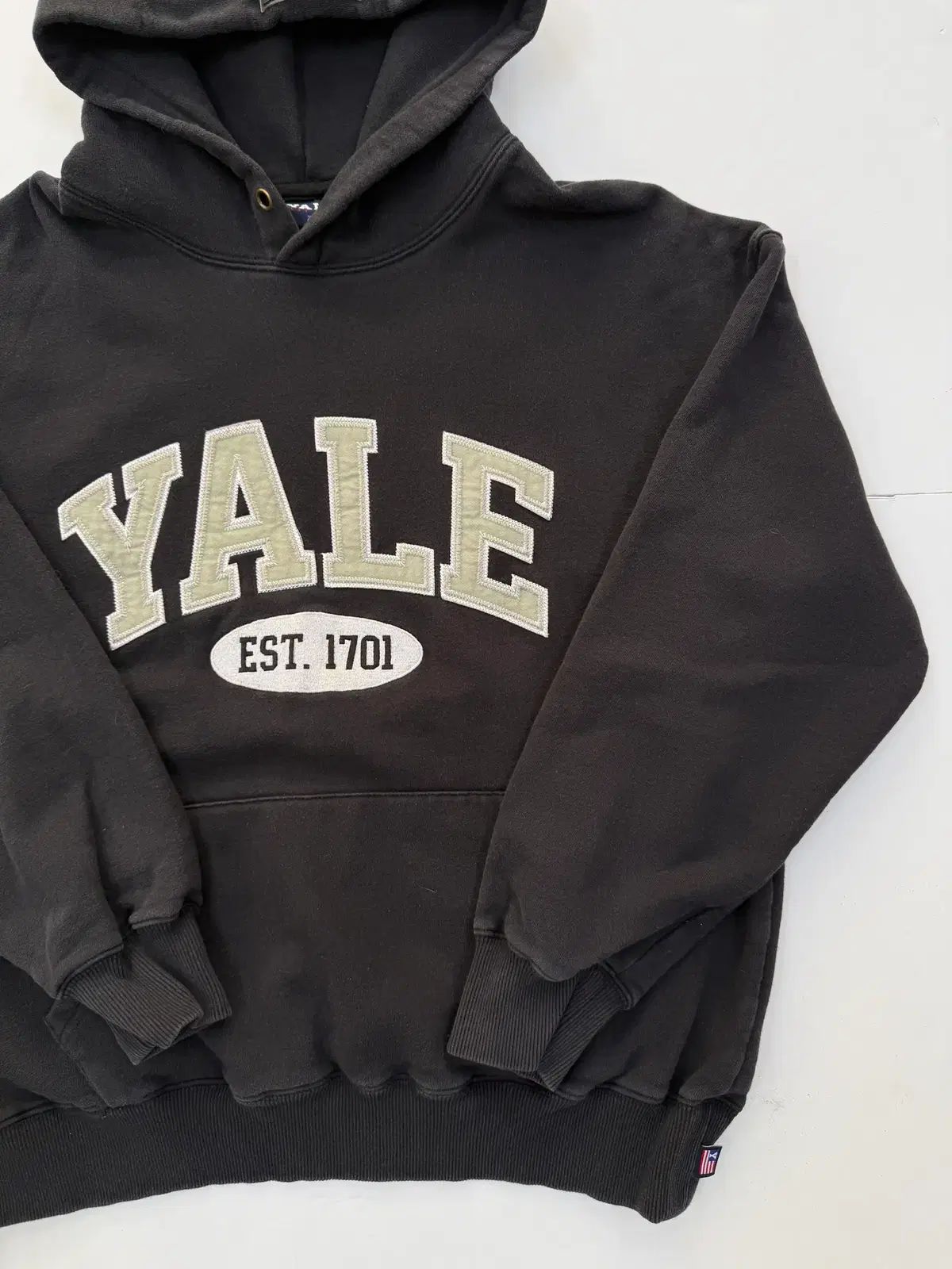 YALE エッセンシャルズ フーディー Tシャツ