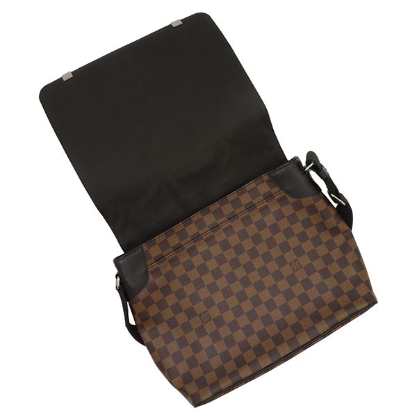 ルイヴィトン LOUIS VUITTON ショルダーバッグ ディストリクト MM NM